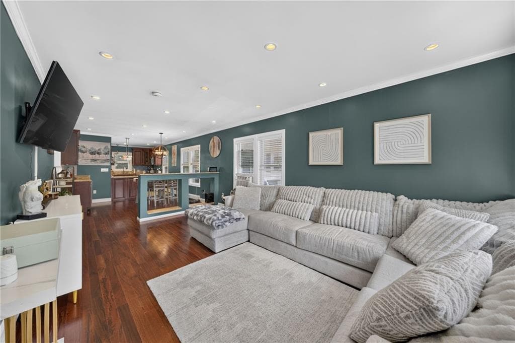 63 Georgia Avenue photo 6