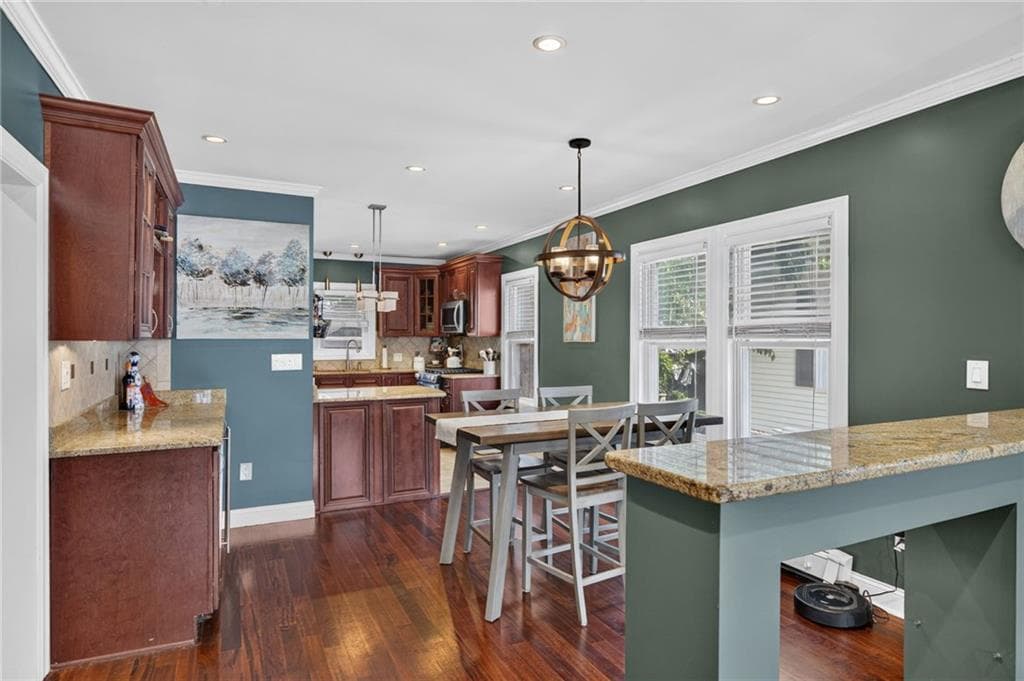 63 Georgia Avenue photo 9
