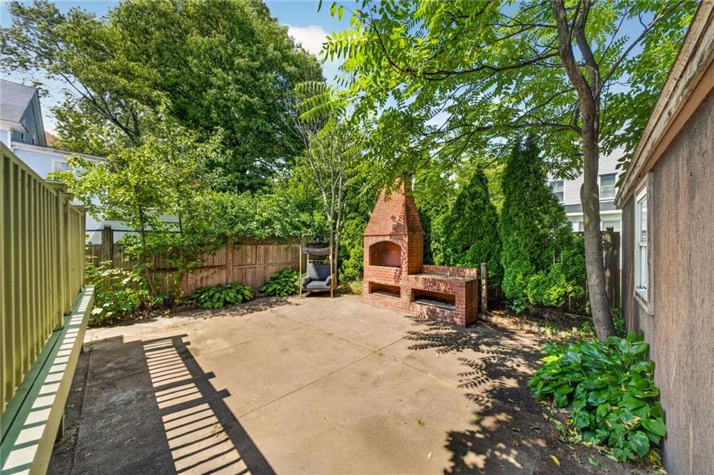63 Georgia Avenue photo 4