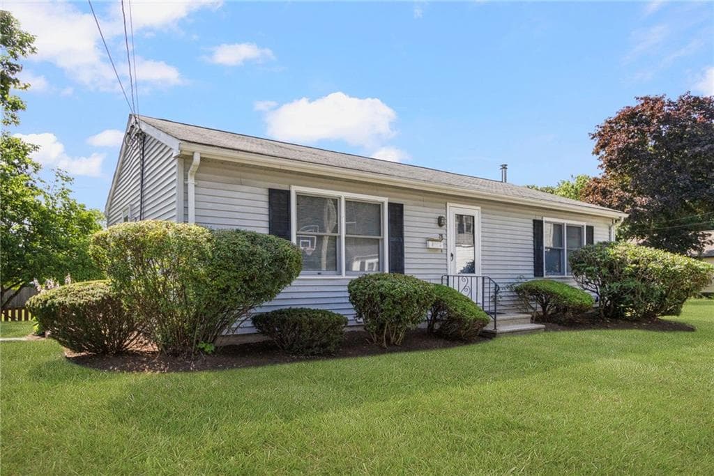 Single Family Residence at 28 Elmer Avenue, Warwick, photo 17 of 19