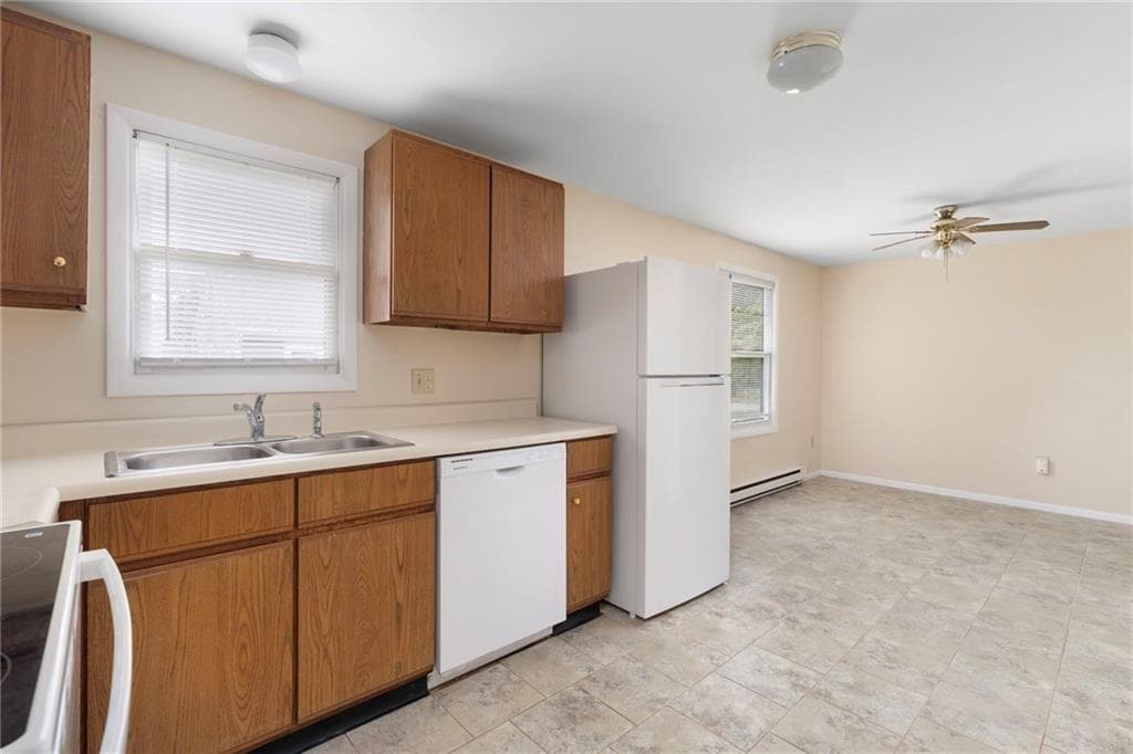 Single Family Residence at 28 Elmer Avenue, Warwick, photo 5 of 19