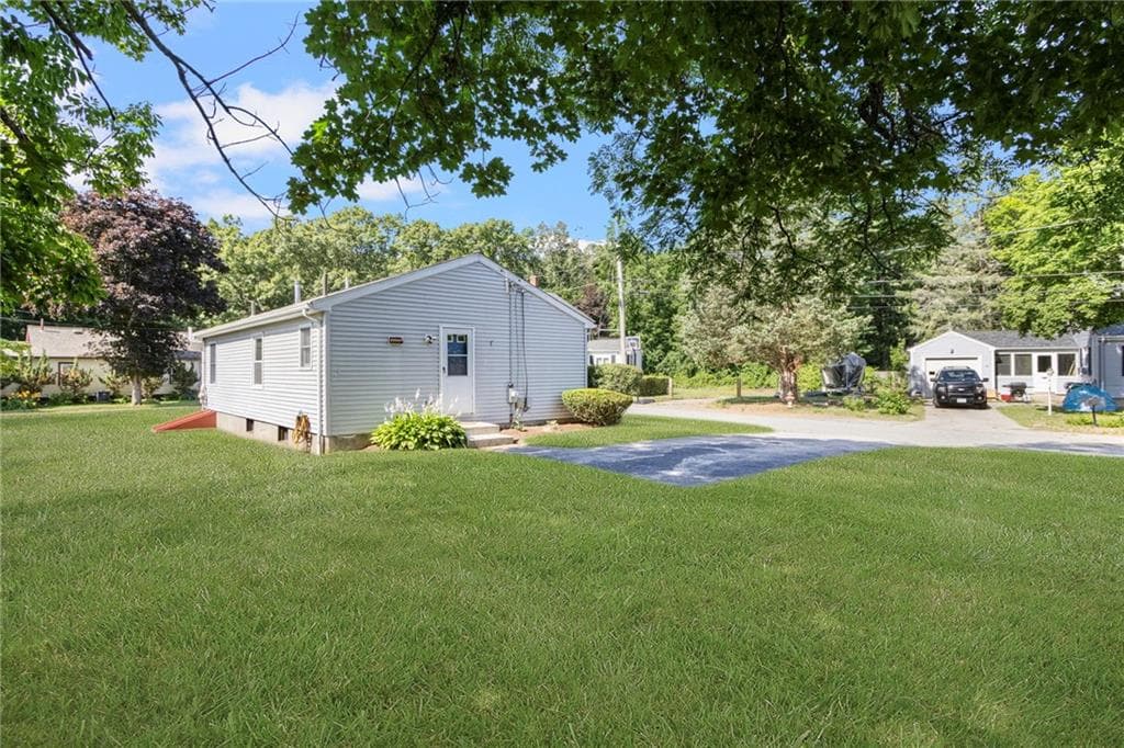 Single Family Residence at 28 Elmer Avenue, Warwick, photo 14 of 19