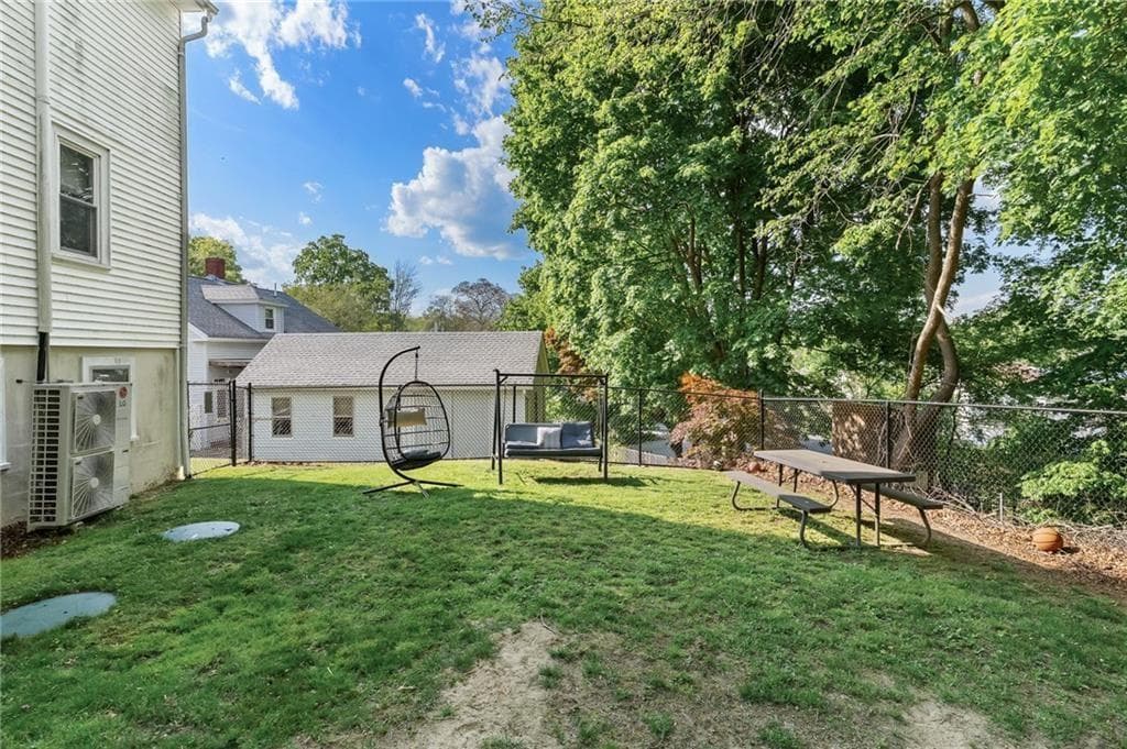 35 Mumford Street photo 23