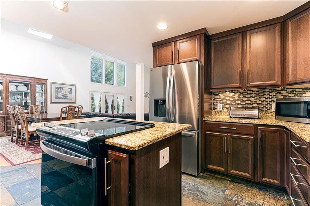 Single Family Residence at 104 Alpine Estates Drive, Cranston, photo 9 of 47