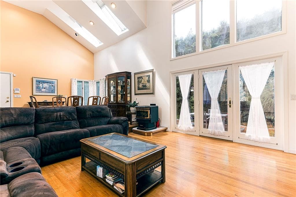 Single Family Residence at 104 Alpine Estates Drive, Cranston, photo 14 of 47