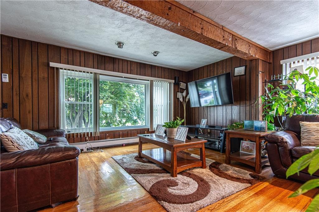 Single Family Residence at 16 Riverfarm Road, Cranston, photo 3 of 17