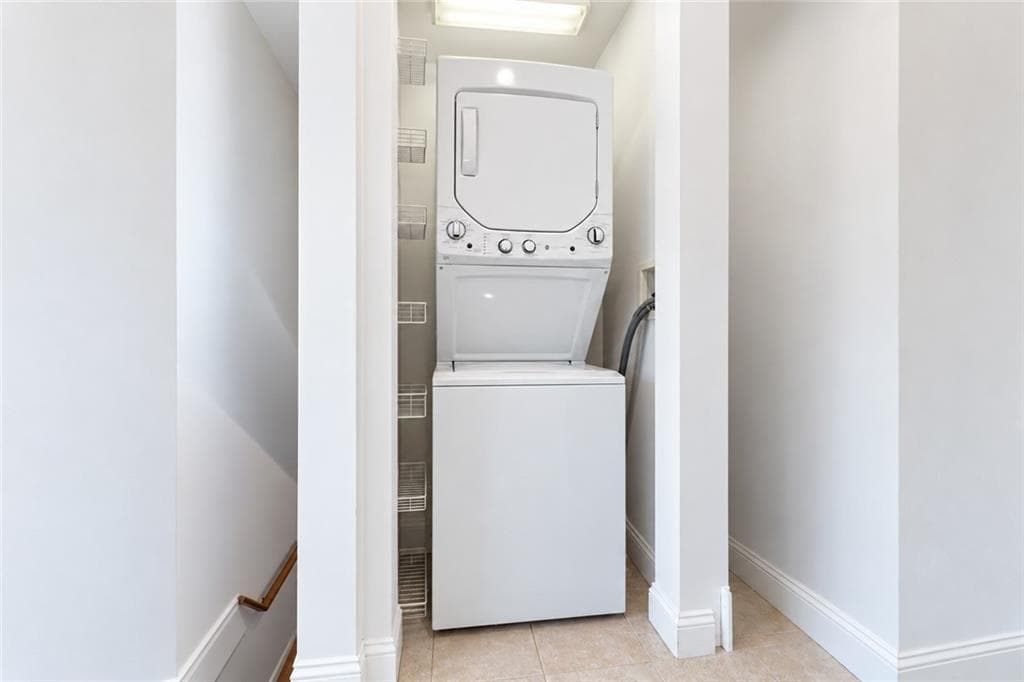 Condominium at 17 Bank Street UNIT D, Warwick, photo 34 of 44