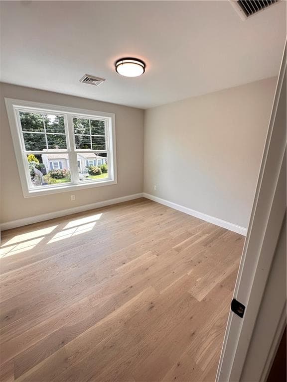 Single Family Residence at 67 Kenway Avenue, Warwick, photo 5 of 9