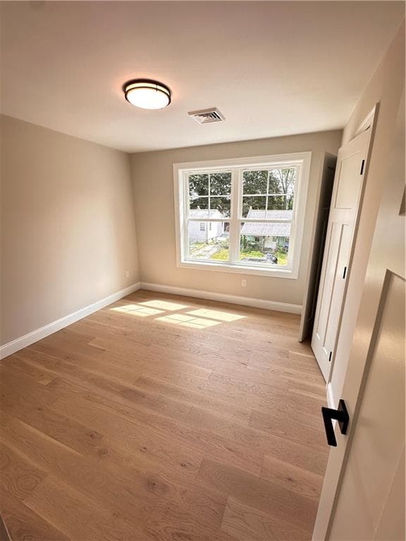 Single Family Residence at 67 Kenway Avenue, Warwick, photo 4 of 9