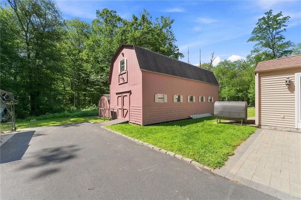 Single Family Residence at 430 Ten Rod Road, Exeter, photo 29 of 31