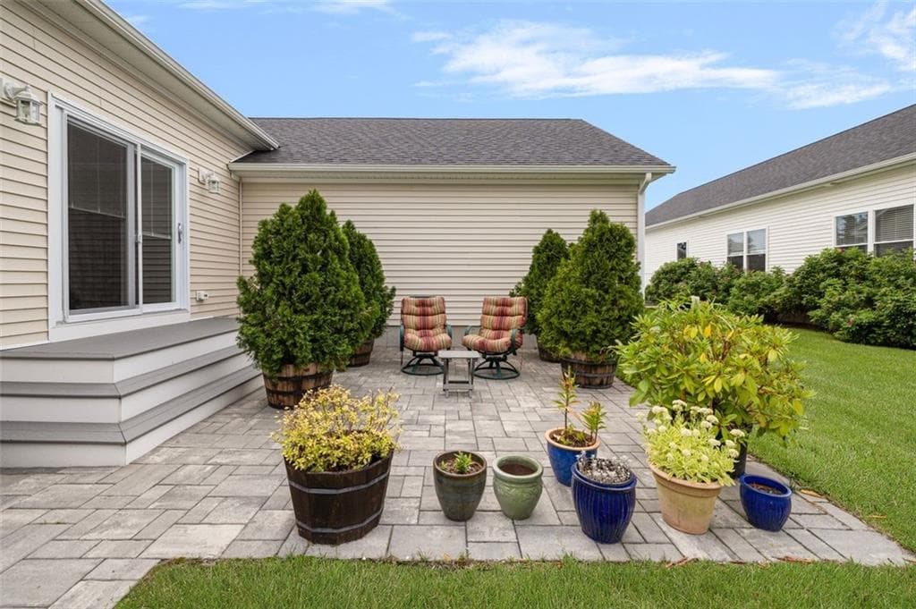 Condominium at 156 Driver Lane, South Kingstown, photo 32 of 36