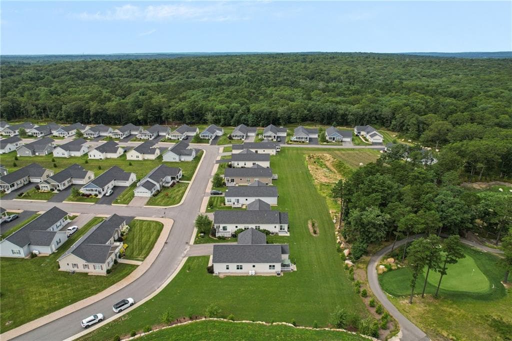 Condominium at 156 Driver Lane, South Kingstown, photo 5 of 36