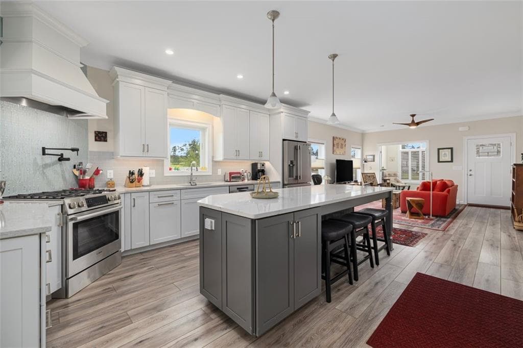 Condominium at 156 Driver Lane, South Kingstown, photo 8 of 36