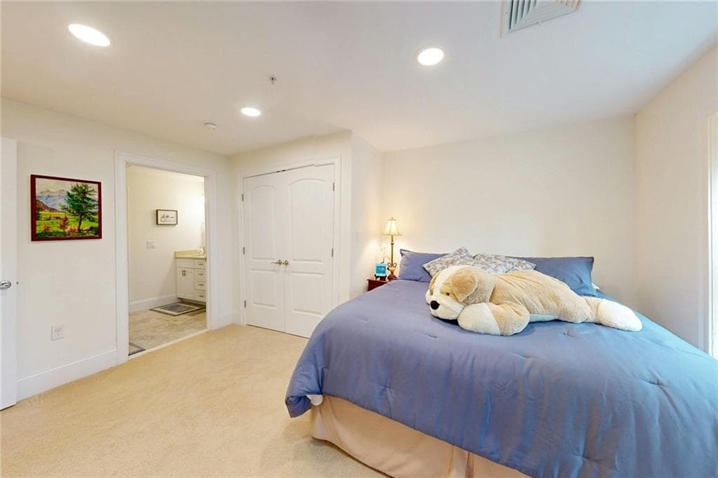 1404 South County Trail UNIT 203 photo 25