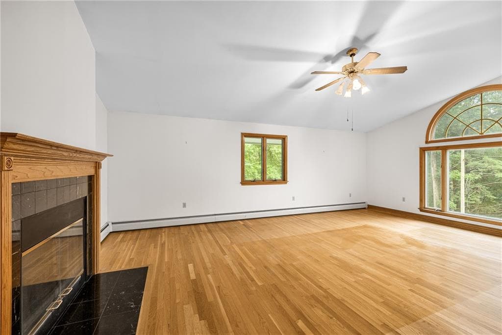 Single Family Residence at 2157 Middle Road, East Greenwich, photo 2 of 25