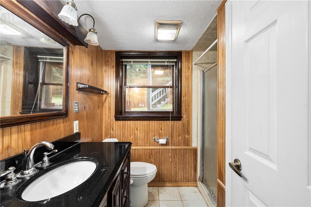 Single Family Residence at 2157 Middle Road, East Greenwich, photo 7 of 25