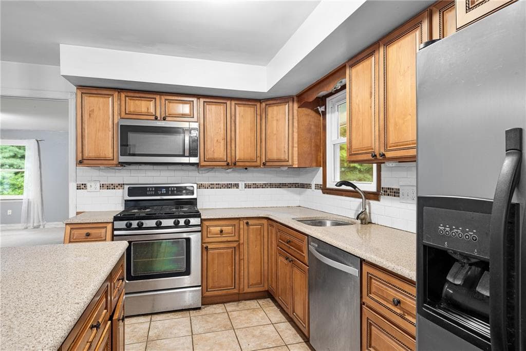 Single Family Residence at 2157 Middle Road, East Greenwich, photo 9 of 25