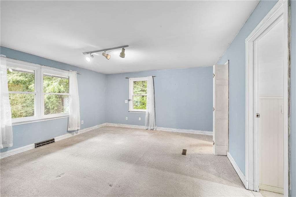 Single Family Residence at 2157 Middle Road, East Greenwich, photo 10 of 25