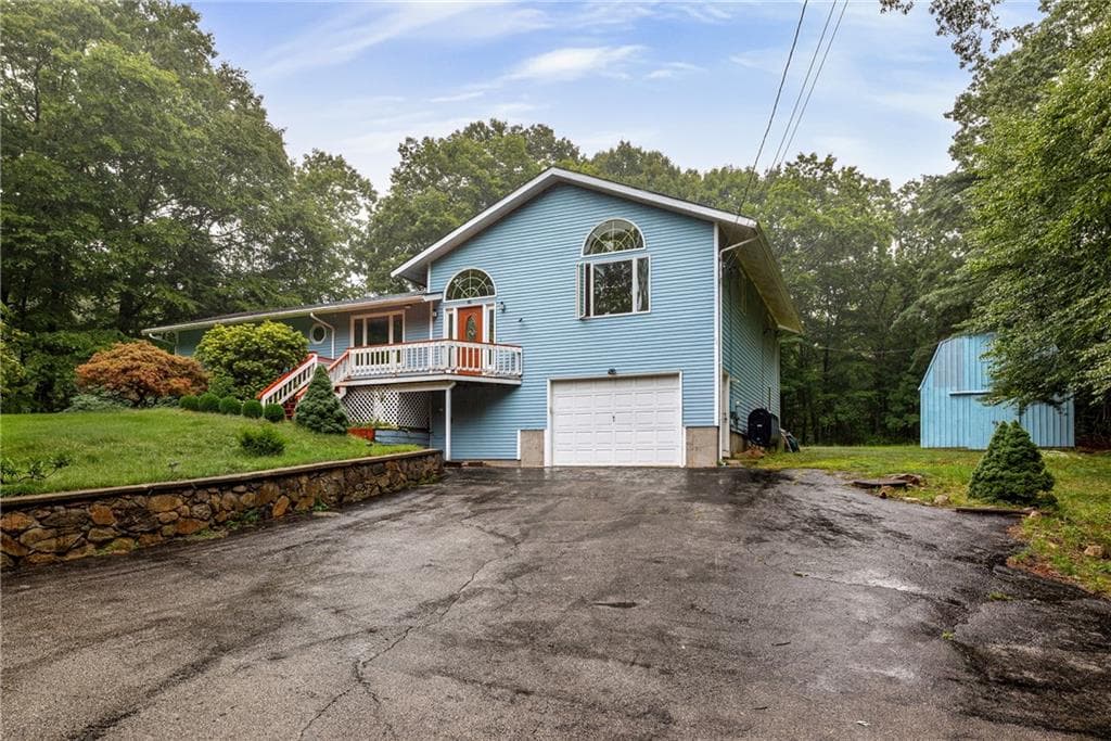 Single Family Residence at 2157 Middle Road, East Greenwich, photo 19 of 25