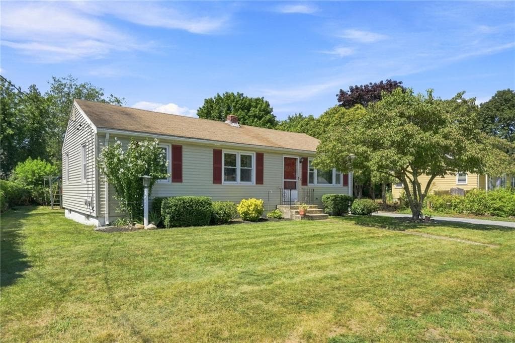 Single Family Residence at 197 Glen Drive, Warwick, photo 2 of 35