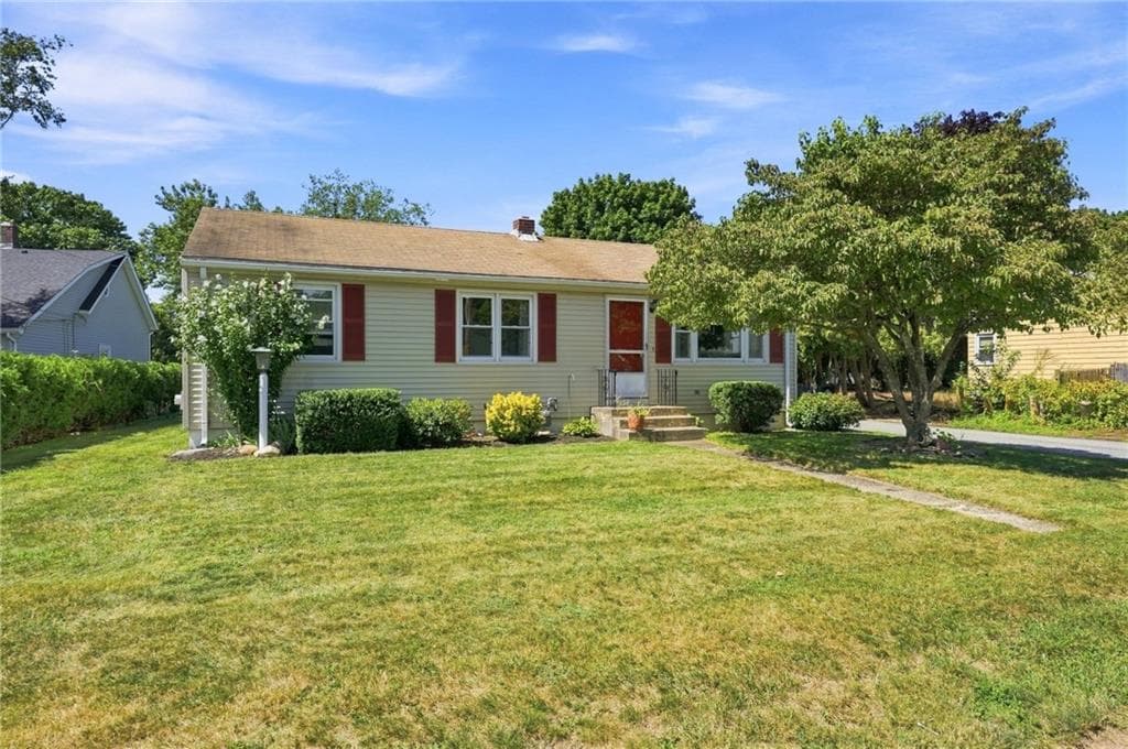 Single Family Residence at 197 Glen Drive, Warwick, photo 3 of 35