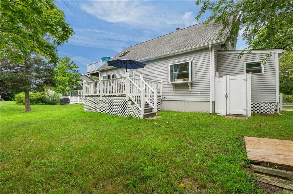 Single Family Residence at 4 Melbourne Drive, Narragansett, photo 3 of 31