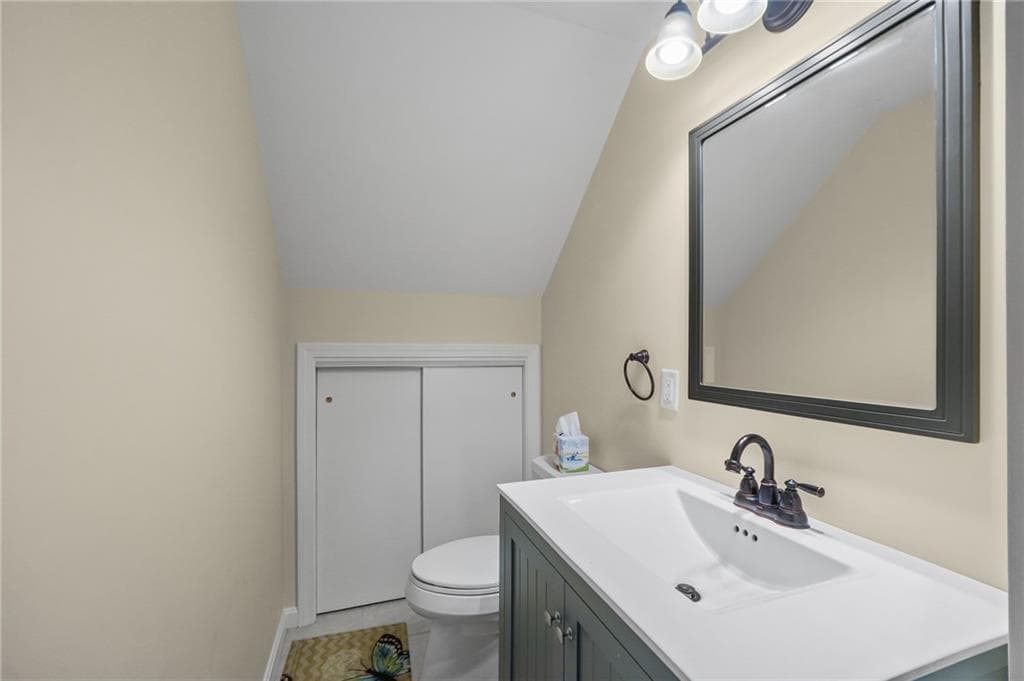 Single Family Residence at 4 Melbourne Drive, Narragansett, photo 21 of 31