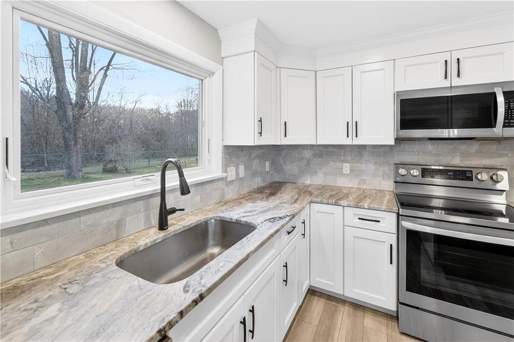 Single Family Residence at 56 Sweet Fern Drive, Cranston, photo 3 of 26