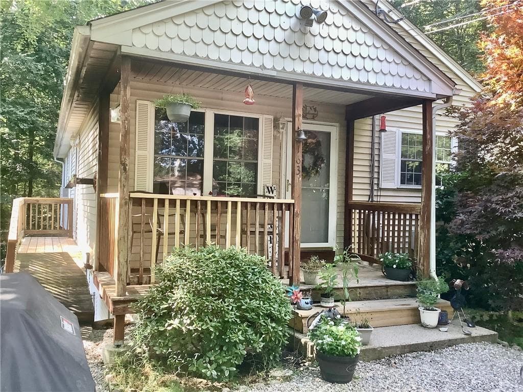 163 Lake Washington Drive