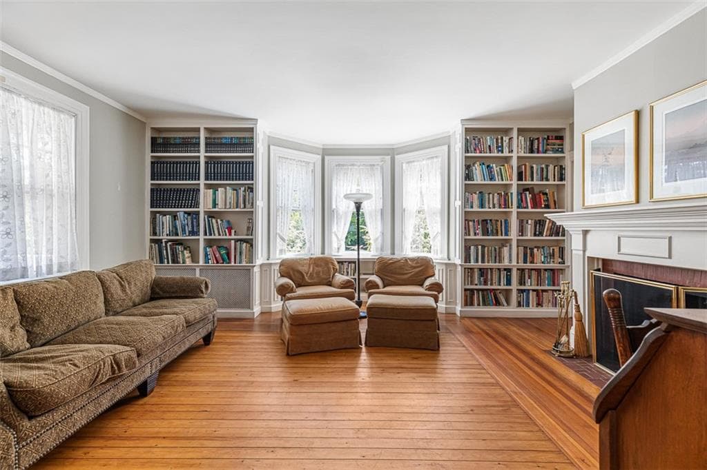 Single Family Residence at 248 Morris Avenue, Providence, photo 6 of 50