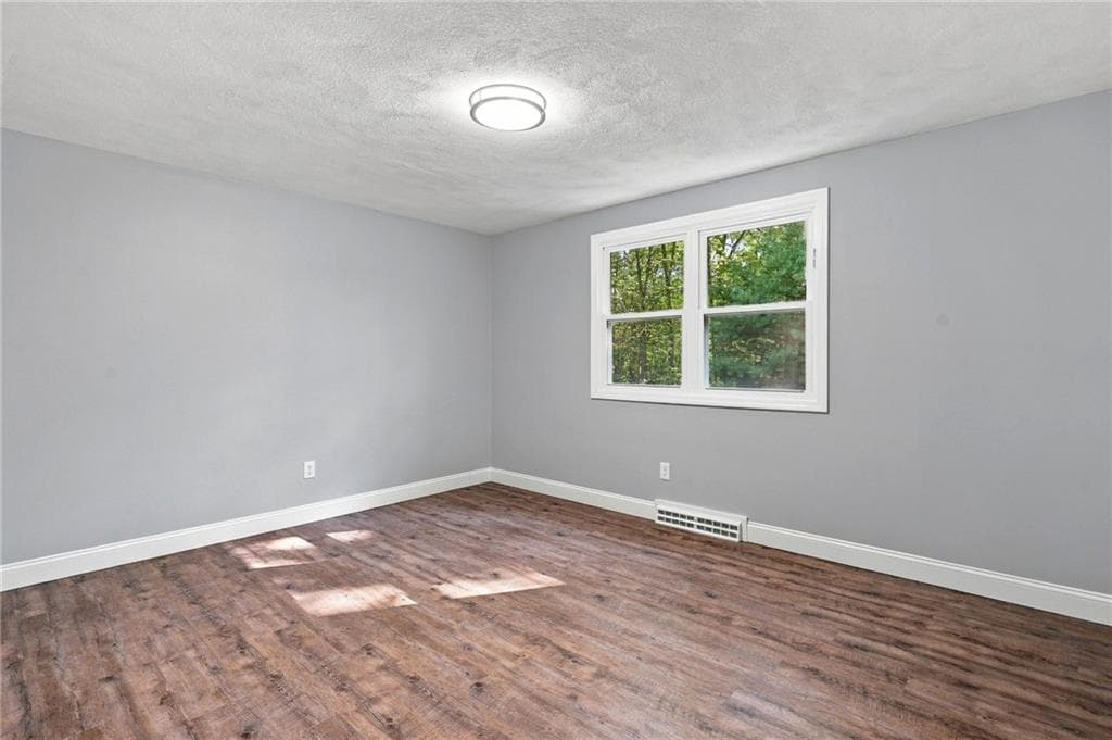 Single Family Residence at 154 Spring Valley Drive, East Greenwich, photo 19 of 29