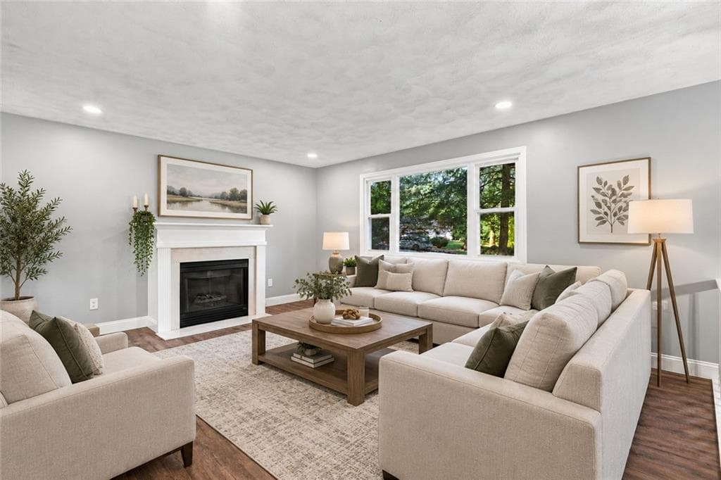 Single Family Residence at 154 Spring Valley Drive, East Greenwich, photo 8 of 29