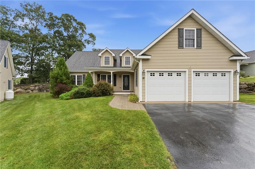 Condominium at 31 Butterfly Drive, Westerly, photo 2 of 49