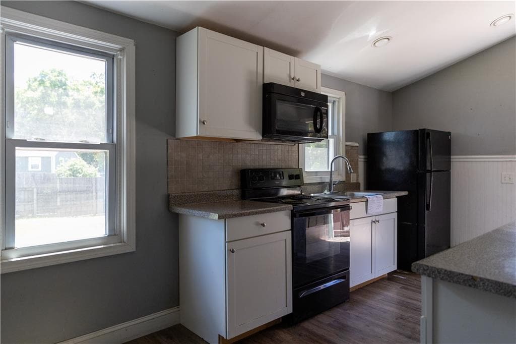 Single Family Residence at 6 Kathy Avenue, Coventry, photo 10 of 16