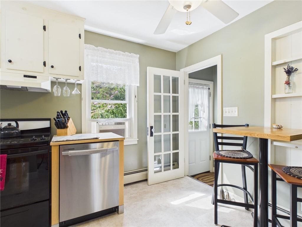 Single Family Residence at 96 Lepes Road, Tiverton, photo 23 of 35