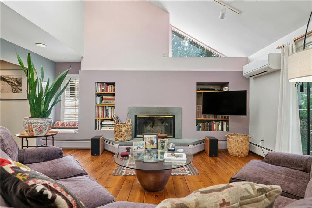 Single Family Residence at 24 Constellation Court, Jamestown, photo 9 of 49