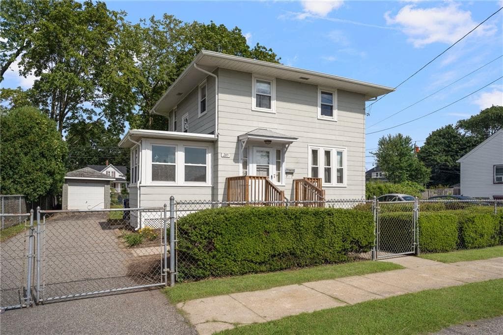 Single Family Residence at 265 Adams Street, Warwick, photo 2 of 27