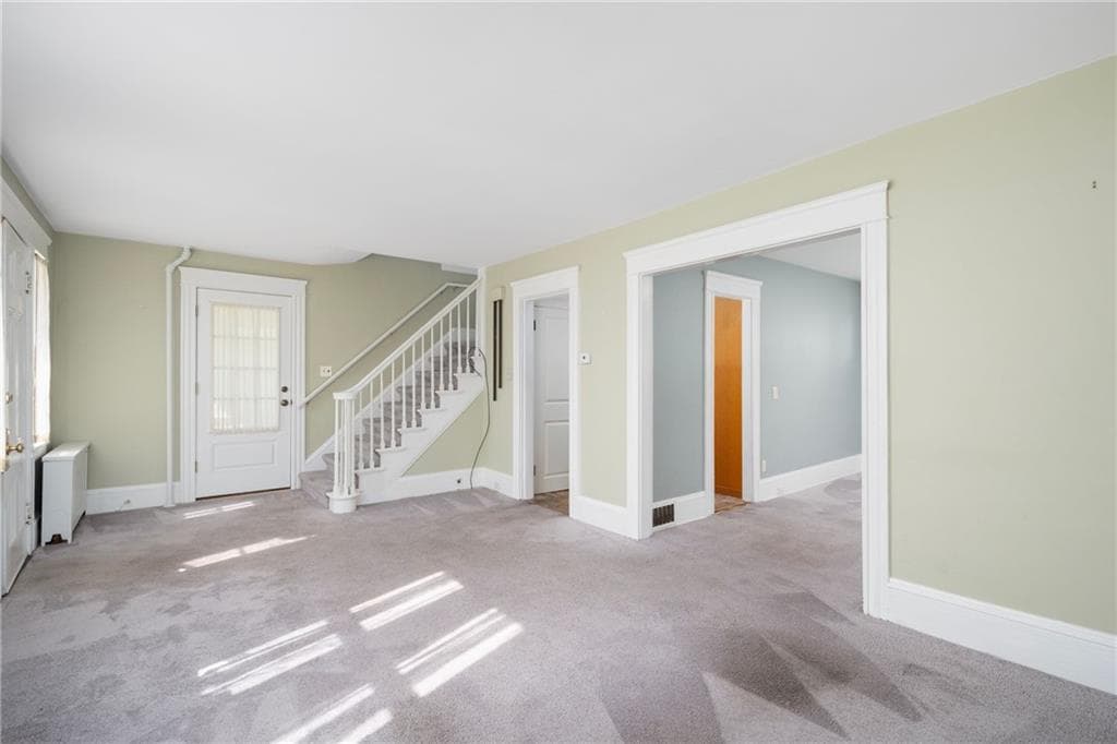Single Family Residence at 265 Adams Street, Warwick, photo 6 of 27