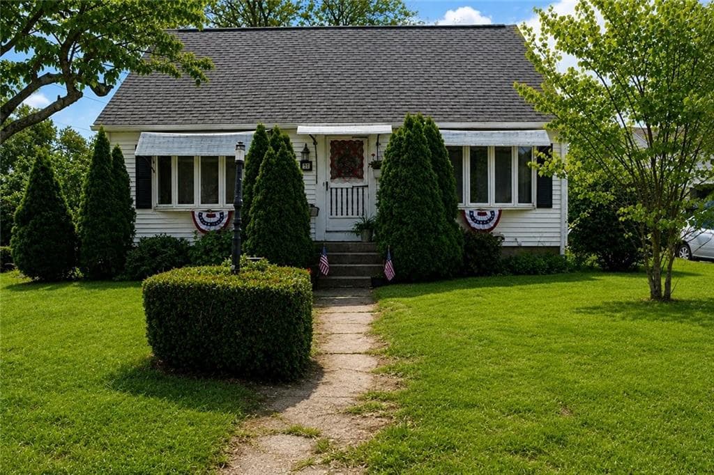 Single Family Residence at Warwick, photo 2 of 17