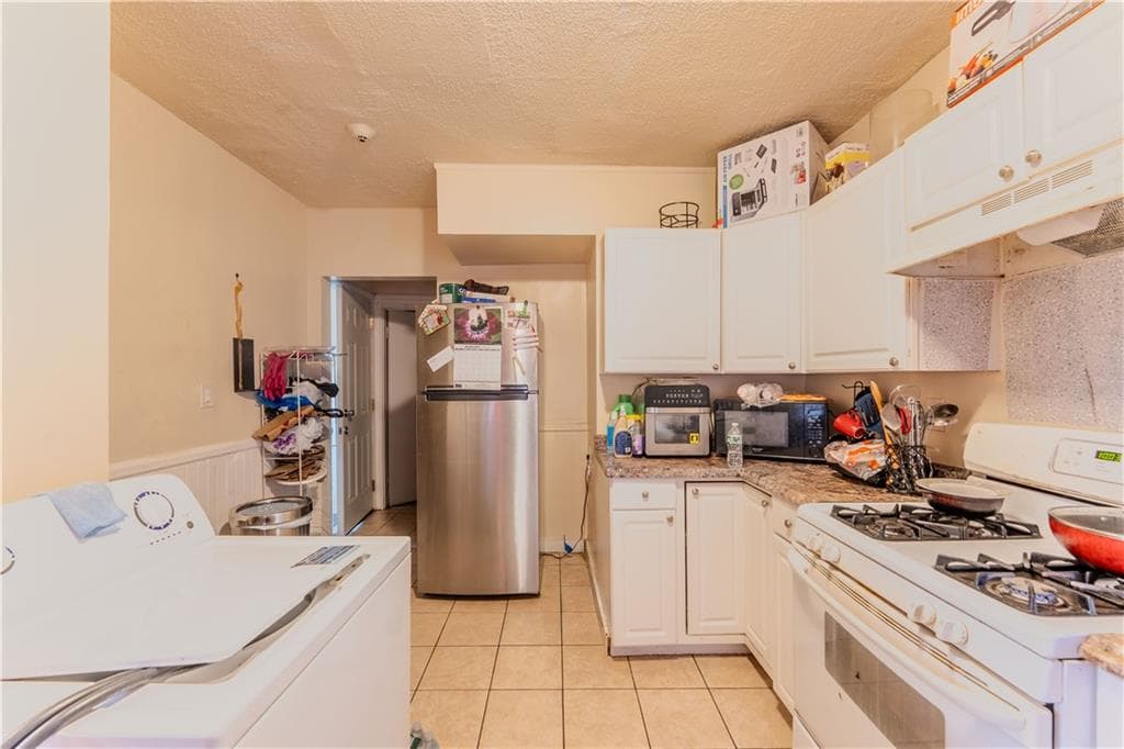 Multi Family at 91 Laura Street, Providence, photo 28 of 42