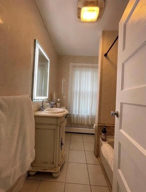 Single Family Residence at 79 Barrows Street, Providence, photo 5 of 13