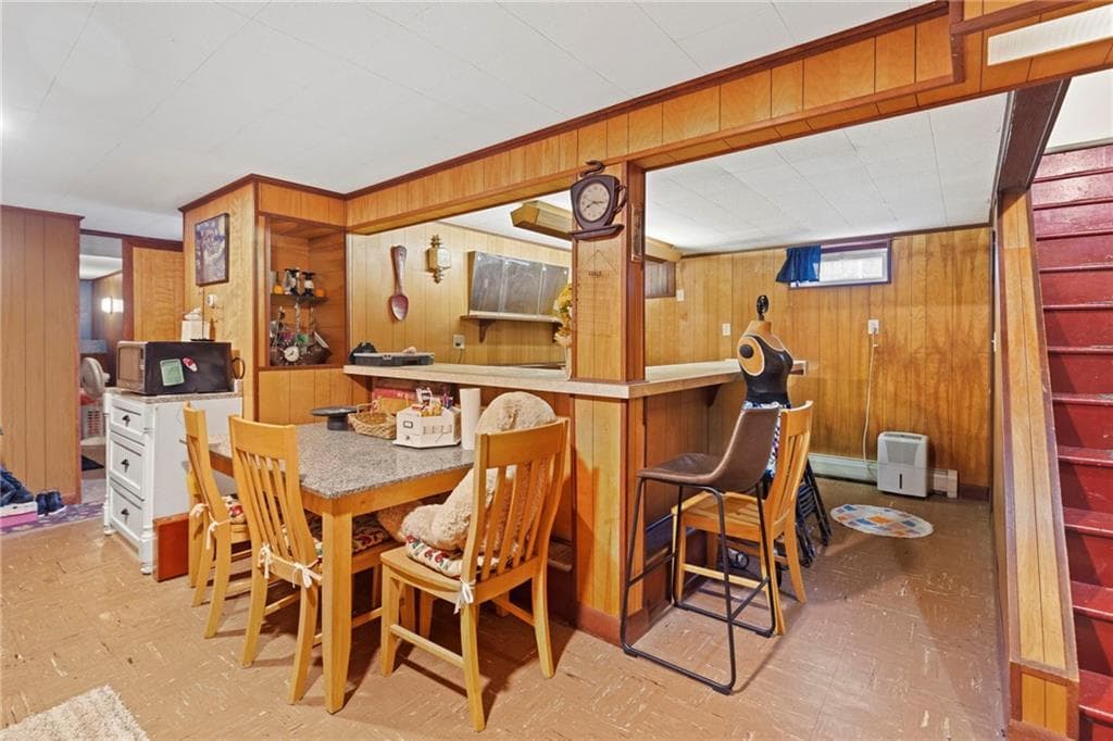 Single Family Residence at 30 Farnum Road, Warwick, photo 27 of 46