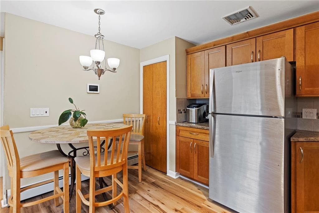 Single Family Residence at 30 Farnum Road, Warwick, photo 14 of 46