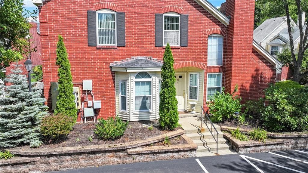 Condominium at 626 Smithfield Road UNIT 701, North Providence, photo 3 of 24