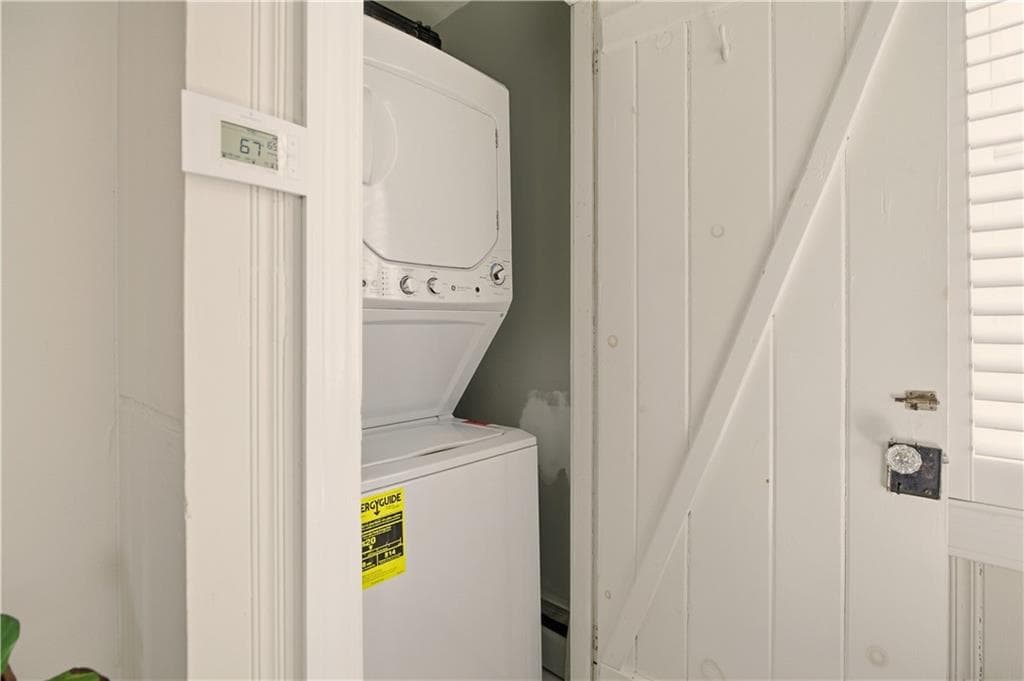 Condominium at 28 Kay Street UNIT 3, Newport, photo 10 of 34
