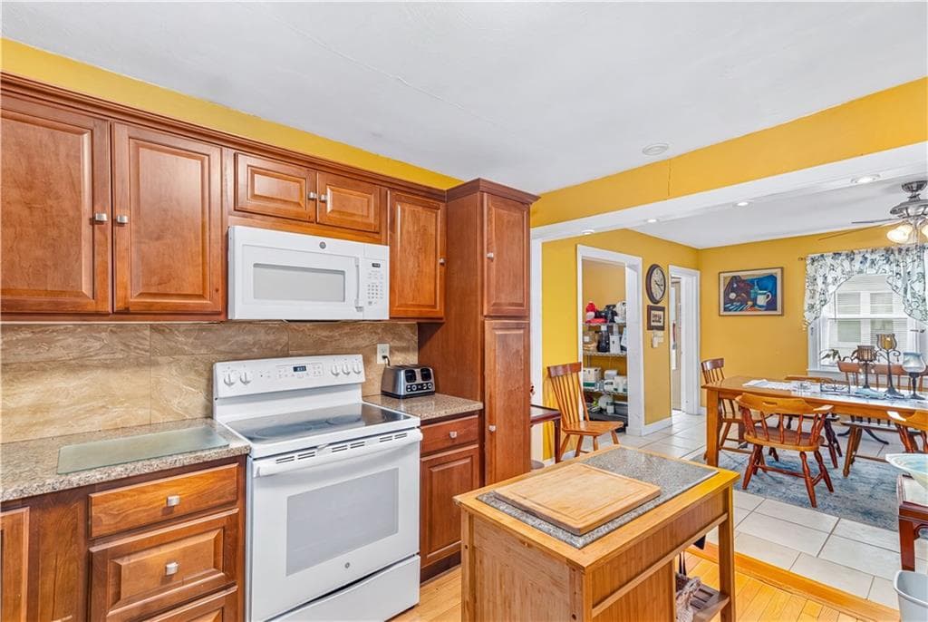 Single Family Residence at 39 Bolton Avenue, Providence, photo 22 of 41