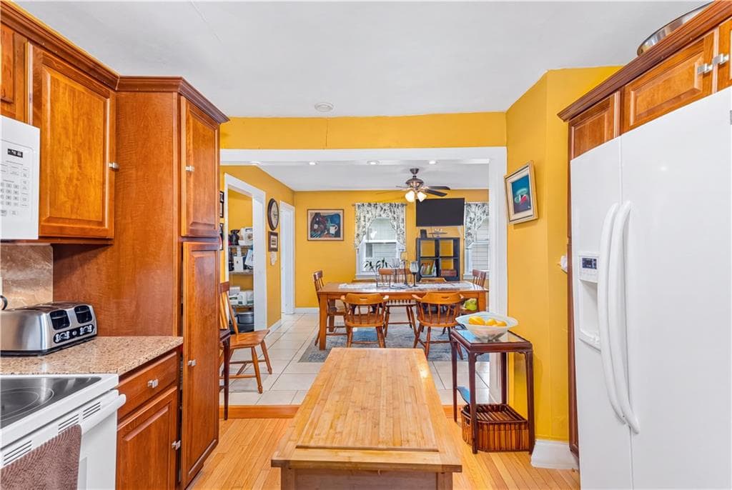 Single Family Residence at 39 Bolton Avenue, Providence, photo 21 of 41