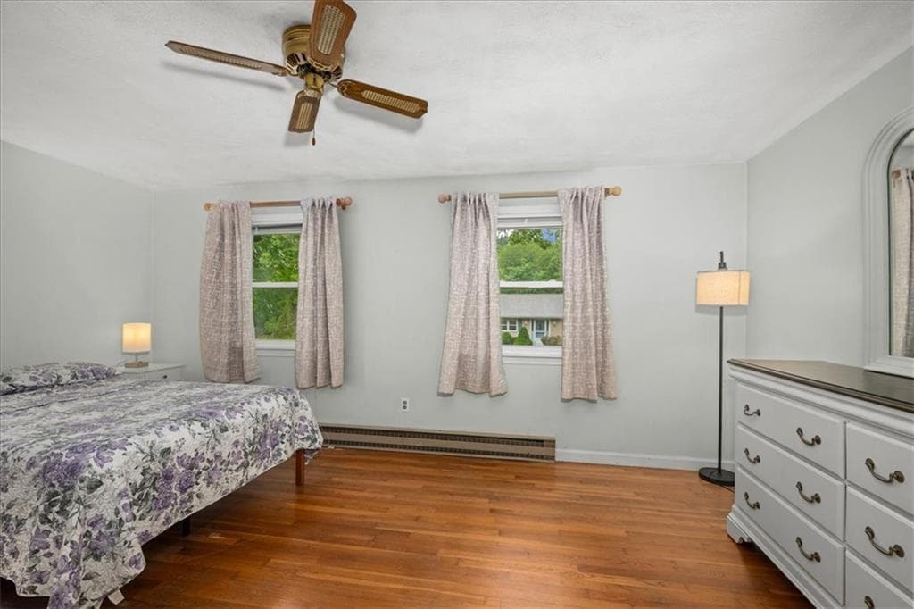 Single Family Residence at 10 Bow Run, Narragansett, photo 13 of 48