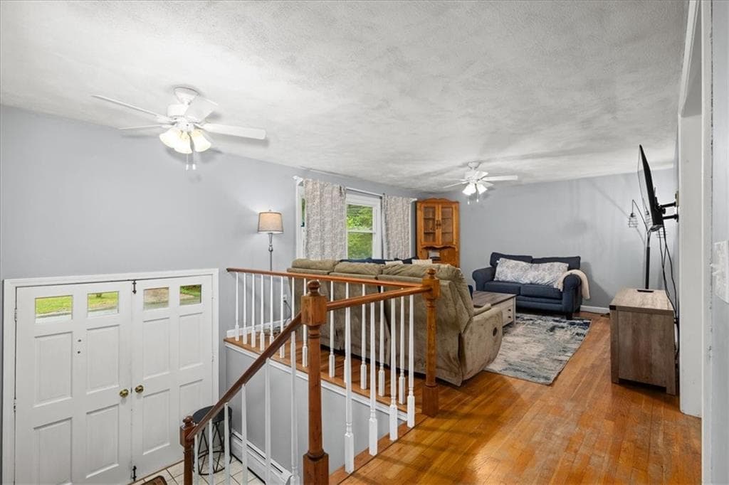 Single Family Residence at 10 Bow Run, Narragansett, photo 12 of 48