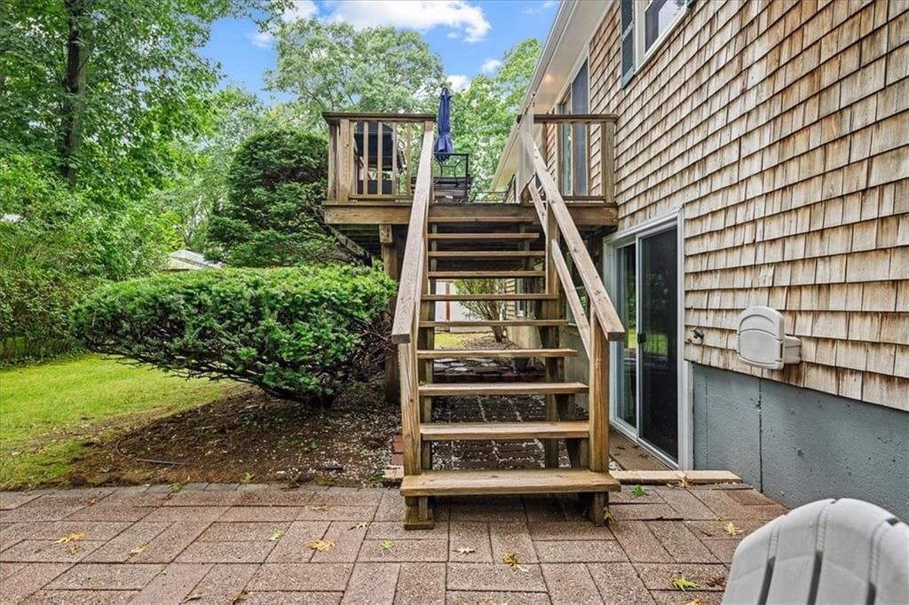Single Family Residence at 10 Bow Run, Narragansett, photo 28 of 48